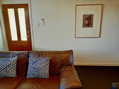 Superb 2 BR Apartment Minutes To CBD- Cen7 - Dentist Find 0