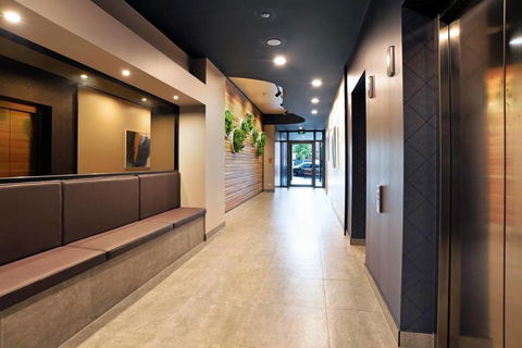 Superb 2BR APT FREE Car Park Great Location - Dentists Australia 3
