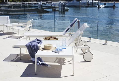 Superb 3 Bedroom, 2 Bathroom First Level Waterfront - Dentist Find 2