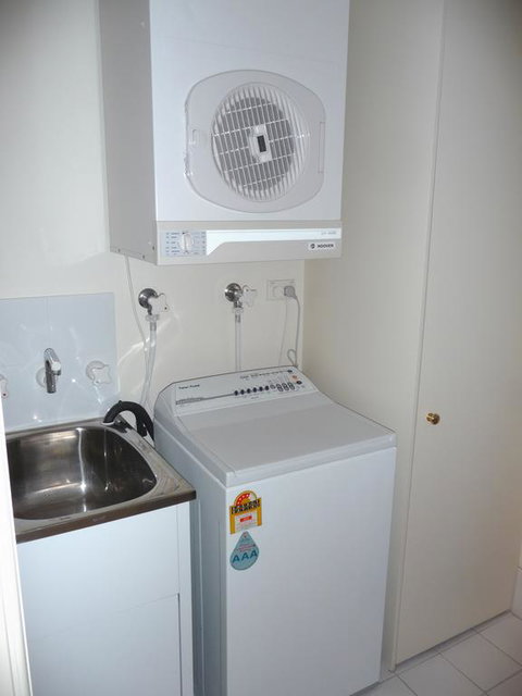 Superb Stay In Adelaides East End - Dentist Find 3