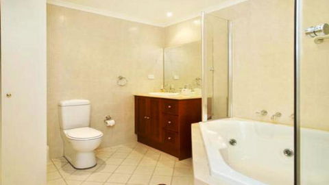 Superior Apartment With Views - Dentist Search 1