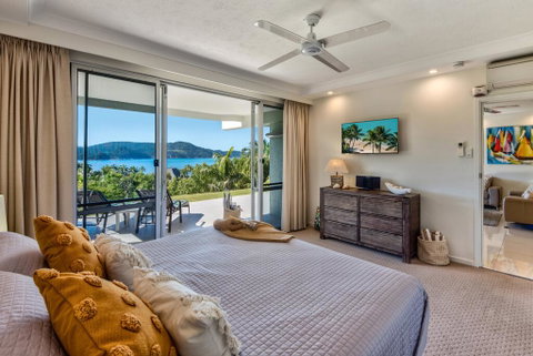 Superior Poinciana 011 On Hamilton Island - Dentist Find 3