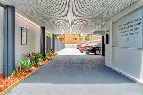 Surf Beach Motel Port - Dentist Search 1