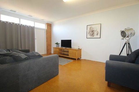 Surf Break & Ocean Break - Dentist Find 3