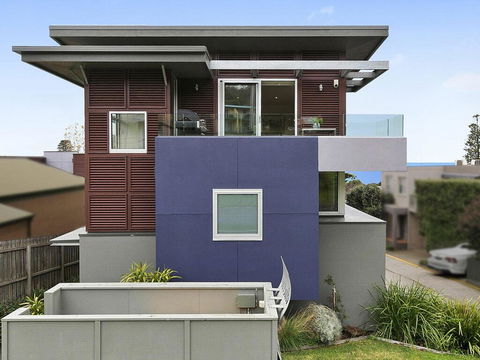 SURF CENTRAL - Wifi, Double Garage & Smack Bang In The Middle Of Town - Dentist Search 0