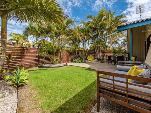 Surf Club House, Pet Friendly, Sunshine Coast, Holiday House, Marcoola - Dentist Find 3