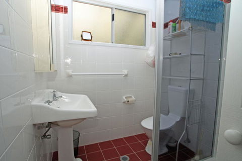 Surfer's Rest In Berrara - Dentist Find 3