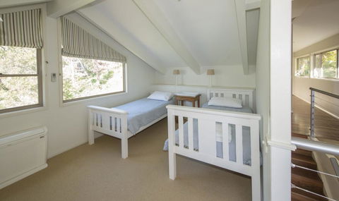 Surfers Ave Retreat Narrawallee - Dentists Australia 2