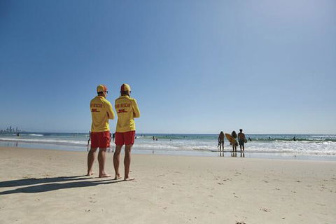 Surfers Beachside Holiday Apartments - Dentist Find 1