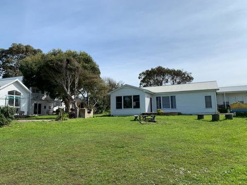 Surfside Backpacker - Dentist Search 0