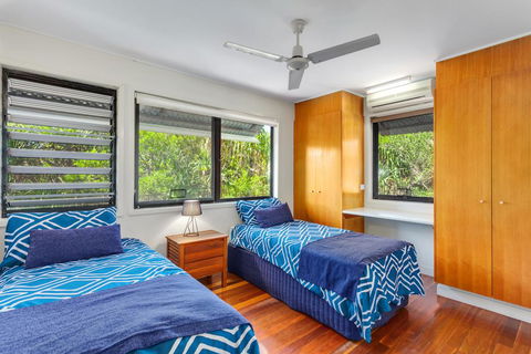 Surfside Beach House 17 - Rainbow Shores, Swimming Pool, 2 Minute Walk To Beach, Air Conditioning, Relax Here - Dentist Find 3
