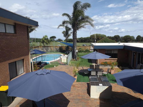 Surfside Merimbula Holiday Apartments - Dentist Find 0