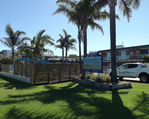 Surfside Merimbula Holiday Apartments - Dentist Find 1