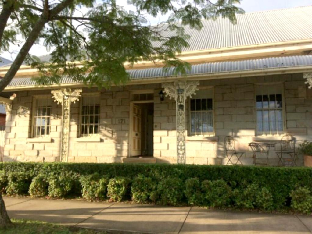 Surgeon's Cottage
