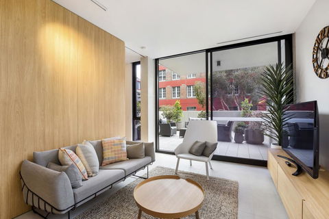 Surry Hills Modern Furnished Self-Contained Apartment (ELZ) - Dentist Find 2