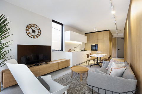 Surry Hills Modern Furnished Self-Contained Apartment (ELZ) - Dentist Find 1