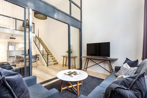 Surry Hills Modern One Bedroom Apartment (310GOUL) - Dentist Search 0