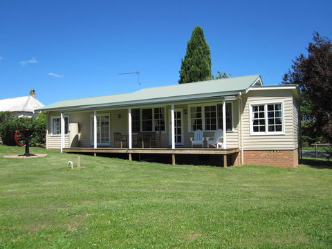 Sutton Forest Cottage - Dentist Find 3