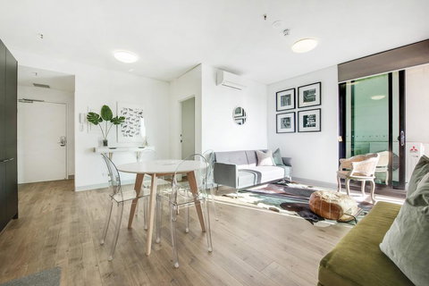 Swainson On Synagogue - Dentist Find 0