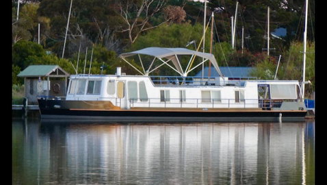 Swamp Fox Luxury 2BR Dutch Barge - Dentist Search 2