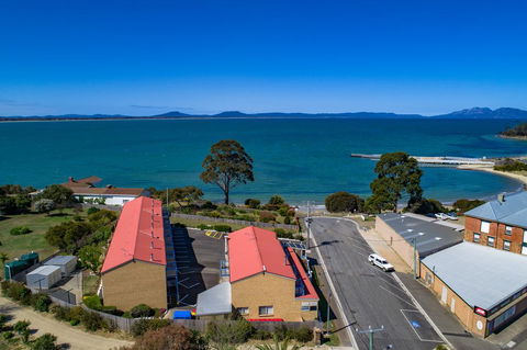 SWANSEA VILLAS - Dentist Search 1