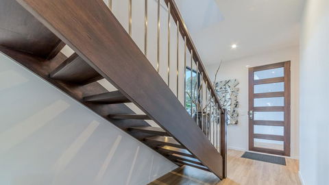 SWEEPING VIEWS - FREE WIFI & NETFLIX - PET FRIENDLY (OUTSIDE ONLY) - Dentist Find 2