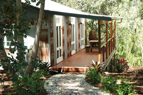 Sweet Love - Byron Bay Hinterland - Dentist Find 0