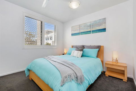 SWIM UP DRIFT APARTMENT 12 South - Dentist Find 3