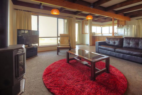 Swimmers Rest - Uninterrupted Panoramic Ocean Views - 1 Bedroom - Dentist Search 2