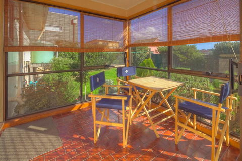 Swimmers Rest - Uninterrupted Panoramic Ocean Views - 1 Bedroom - Dentist Search 3