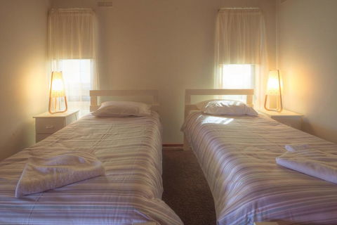 Swimmers' Rest - Uninterrupted Panoramic Ocean Views - Dentist Search 3