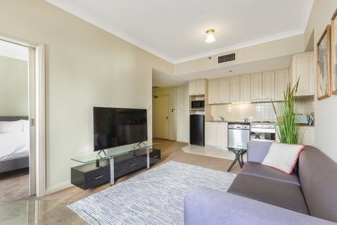 Sydney CBD 1 Bedroom Self-Contained Apartment With Spectacular Sydney Harbour View (1312 BRG) - Dentist Search 1