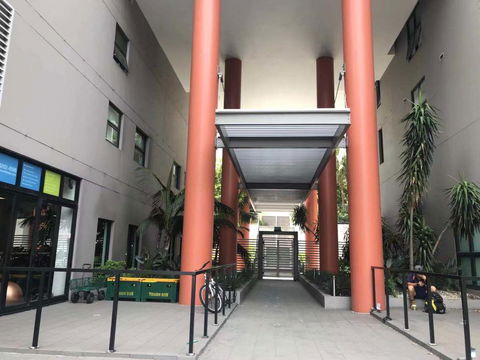 Sydney CBD, Live Like You're At Home (W/Parking) - Dentist Find 2