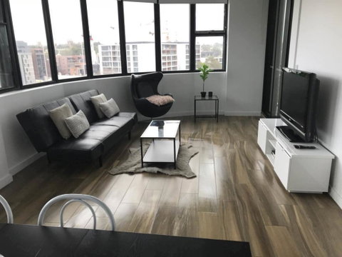 Sydney CBD, Live Like You're At Home (W/Parking) - Dentist Find 1