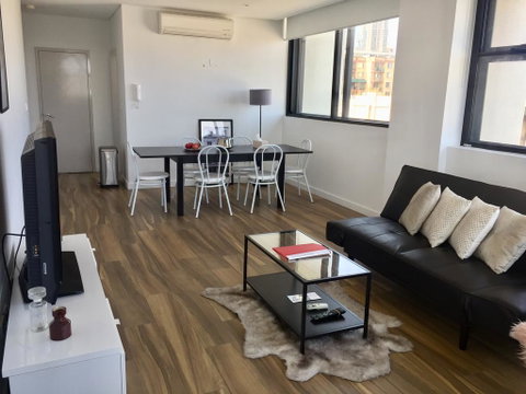 Sydney CBD, Live Like You're At Home (W/Parking) - Dentist Find 0