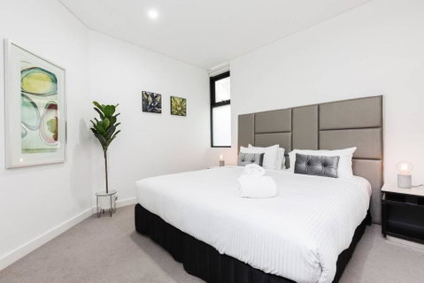 Sydney Townhouse With Parking And Deck - Dentist Find 1