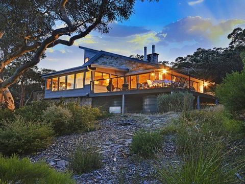 Sydney View - 70km From Sydney, 1000km From Care! - Dentist Find 3