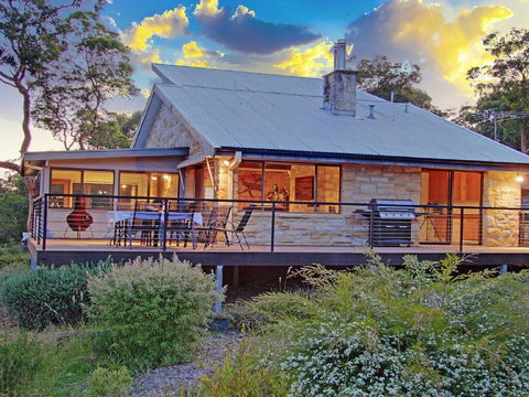 Sydney View - 70km From Sydney, 1000km From Care! - Dentist Find 1