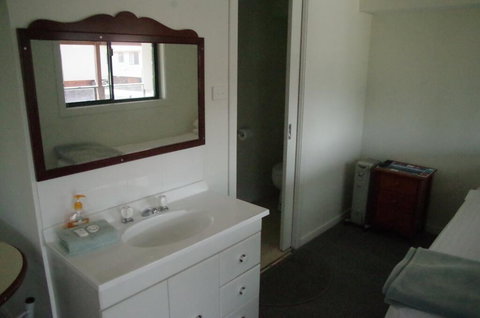 T's Resort & Motel - Dentist Find 1