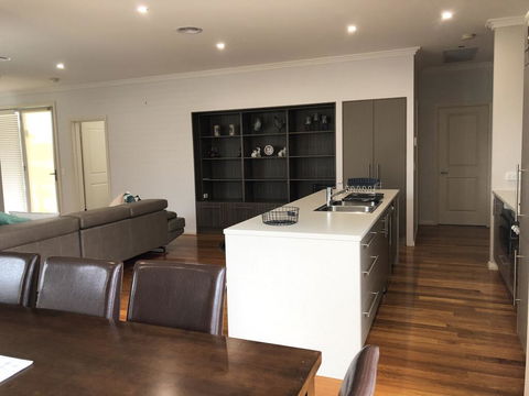 Taboga, 3 Bedroom, 3 Bathroom Villia - Dentist Find 3