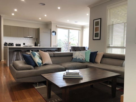 Taboga, 3 Bedroom, 3 Bathroom Villia - Dentist Search 1