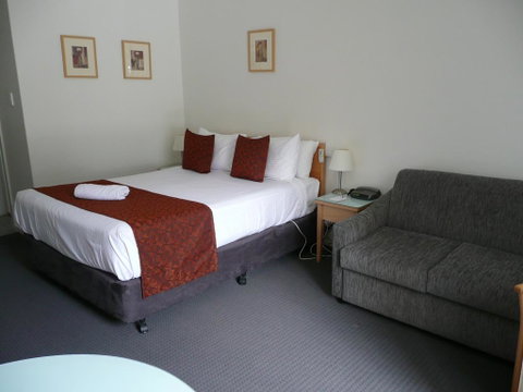 Taft Motor Inn - Dentist Search 1