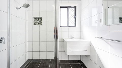 Tai's Hideaway - Dentist Search 3