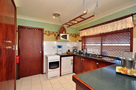 Talga Escape Rothbury With Pool And Views - Dentist Find 2