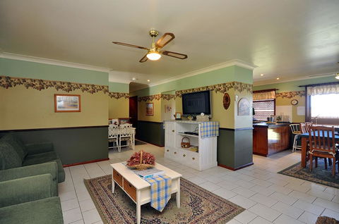 Talga Escape Rothbury With Pool And Views - Dentist Search 3