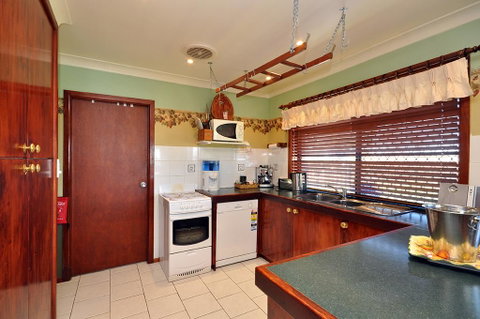 Talga Escape Rothbury With Pool And Views - Dentist Find 2