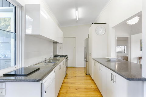 Tallarook Beach House - Very Close To Beach - Dentist Find 3