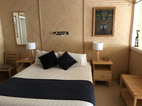 Tallow Beach Motel - Dentist Search 1