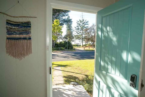 Tallowood Beachfront Cottage - Dentist Search 2