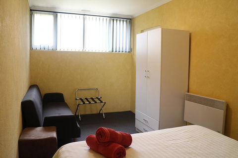 Tamar Cove Motel - Dentist Find 2